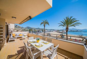 Cana Ferrera has Balcony rooms