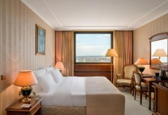 Panorama Hotel Prague has rooms with a private hot tub