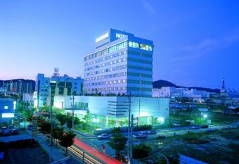 Gumi Century Hotel allows 18 year olds to book a room