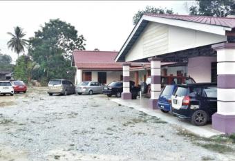 OYO Home 90335 Merkang Guesthouse allows 18 year olds to book a room