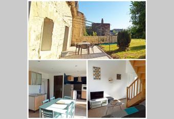 Petite maison de charme has Balcony rooms