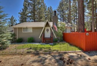 DoorMat Vacation Rentals - BearTime Story Fireplace! BBQ! WiFi! Fenced Yard! allows 18 year olds to book a room