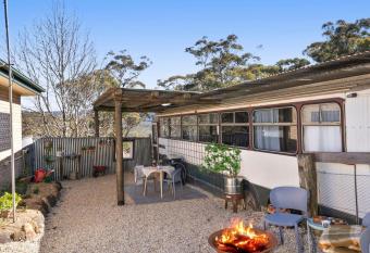 The Old School Bus allows 18 year olds to book a room
