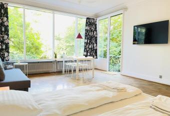 aday - Aalborg mansion - Studio with terrace and garden has Balcony rooms