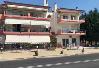 Beachview apartment KERAMOTI allows 18 year olds to book a room