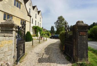 The Coach House and The Stable has Balcony rooms