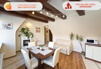 Gda  skie Apartamenty - Apartamenty na Sw Ducha - Gda  skie Poddasza z jacuzzi i De Luxe allows 18 year olds to book a room
