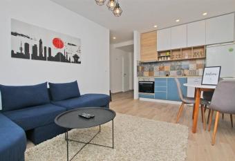 Morich apartment in the heart of Old town with garden allows 18 year olds to book a room