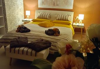 Villa Sant Andrea has Balcony rooms