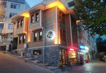 Rumeli Konak Butik Otel allows 18 year olds to book a room