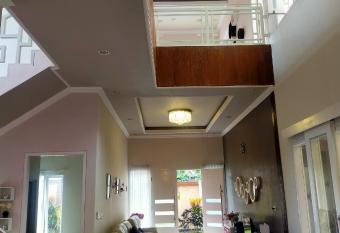 Villa keluarga Pandansari has Balcony rooms