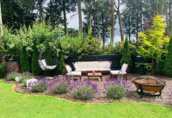 Fortwilliam Farm T12DNN2 allows 18 year olds to book a room