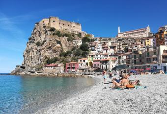 Appartamenti ScillaPaeseAlbergo has Balcony rooms