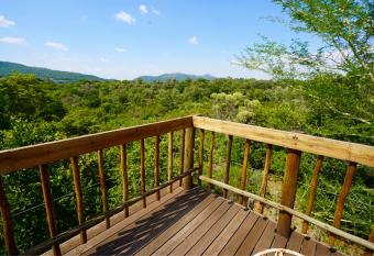 Rustic River & Bush Escape has Balcony rooms
