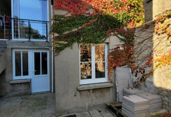 Plage et Jardin a Malo Les Bains allows 18 year olds to book a room
