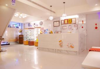 E-Coast Star Hotel allows 18 year olds to book a room