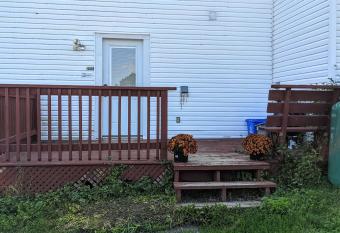 Private 2 bedroom apartment allows 18 year olds to book a room