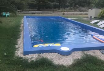 Les Acacias 84320 allows 18 year olds to book a room