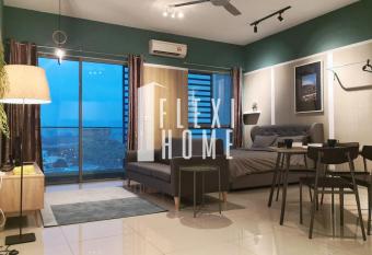 NETFLIX-Designed Studio Home at Cybersquare, Cyberjaya by Flexihome-MY allows 18 year olds to book a room