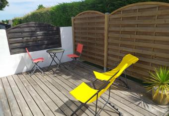 Location Meubl  e La Teste allows 18 year olds to book a room