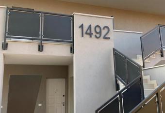 White House 4 has Balcony rooms