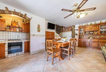 Casa Rita has Smoking/Balcony rooms