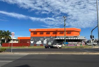 Tomato Backpackers allows 18 year olds to book a room