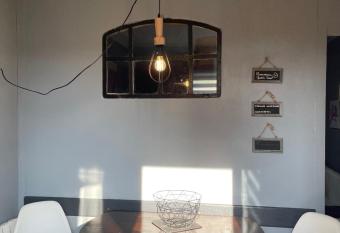 Jardin Secret au C  ur de la Dourd   halie allows 18 year olds to book a room