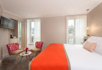 H  tel Vic Eiffel has Balcony rooms