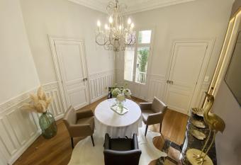 Le Clovis Suites Spa Sauna allows 18 year olds to book a room