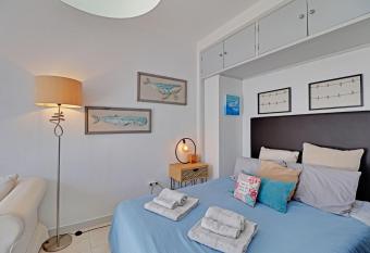 Faro Airport Flats by Homing allows 18 year olds to book a room