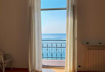 CasAmare di Carla has Balcony rooms