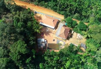 BlueMoon Homestay - Near to falls & Trekking has Balcony rooms