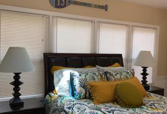 The Sunny in University Private Room allows 18 year olds to book a room