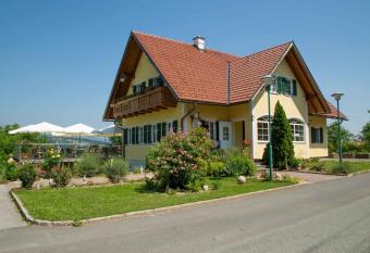 Gasthof Leibenfelderstub n has Balcony rooms