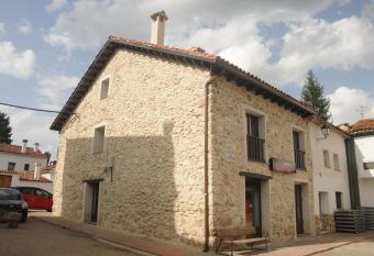 EL VASALLO allows 18 year olds to book a room