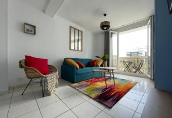 les pieds dans l eau has Balcony rooms