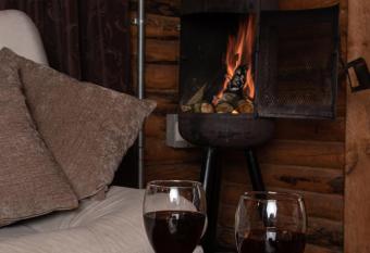 Mi lugar secreto has rooms with a private hot tub