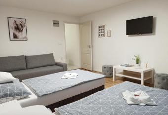 Grafit Apartmanok allows 18 year olds to book a room