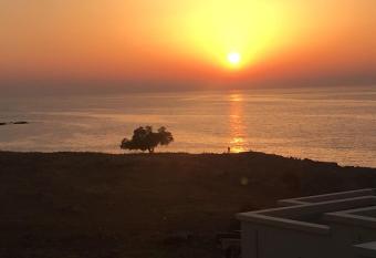 Breath-taking scenery, ideal for relaxing! has Balcony rooms