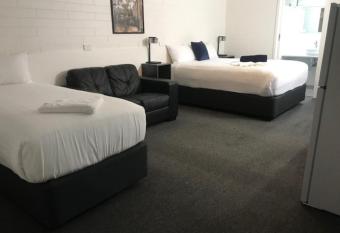 Vineland Motel Mildura allows 18 year olds to book a room