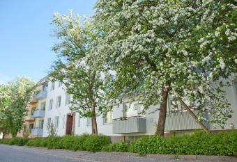 Eskolampi allows 18 year olds to book a room