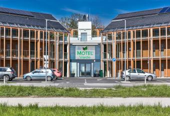 Motel Verde has Balcony rooms