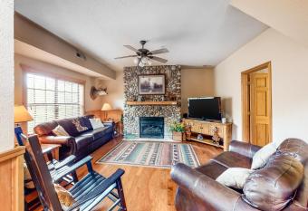 Deer Creek Cabin at Grand Mtn has Balcony rooms