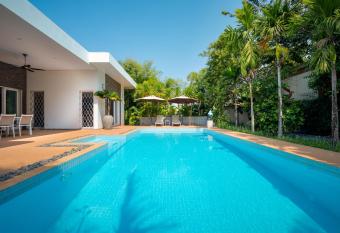 The Friendship Villa by Amatak allows 18 year olds to book a room