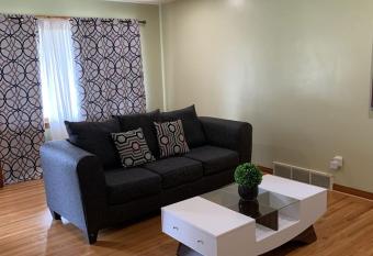 Niagara Falls Private Brick Vacation Home has Balcony rooms