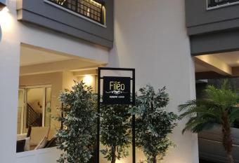 FILEO ELEGANT LIVING allows 18 year olds to book a room