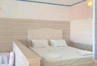 Private Room sea view allows 18 year olds to book a room