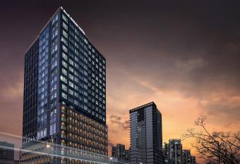 Blue Ocean Residence Hotel allows 18 year olds to book a room