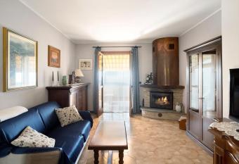 Casa Tiziana has Balcony rooms